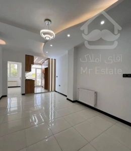 ۵۰ متر طوقانی / پرده خور رو به کوچه / مالک ساکن