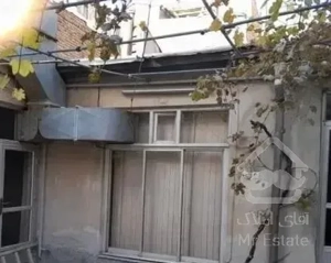 خانه کلنگی دربستی فقط پول زمین میدی مالک هستم
