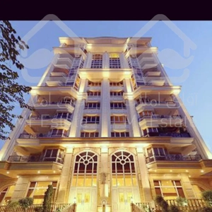 اپارتمان ۱۱۰ متری دو‌خواب فول امکانات