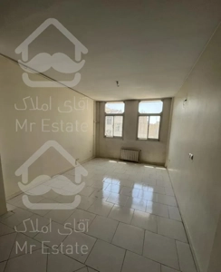 ۶۷ متری / تک واحدی / خوش نقشه / تاپ لوکیشن