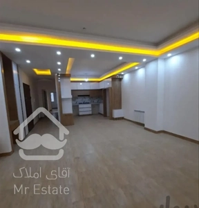 ۸۲متر /مشابه نوساز/سرایدار مقیم