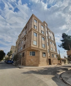 ۱۳۰ متر نوساز واوان رجایی