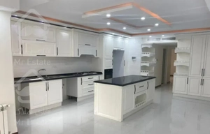 قلهک فرعی دنج 127متر 2خواب با امکانات