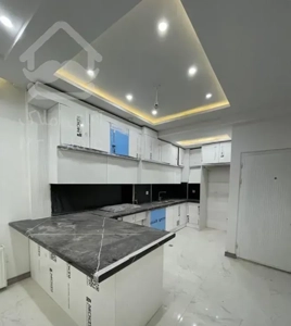 آپارتمان95متری/نزدیک به حاشیه/سرایداری/صفر/اکبری