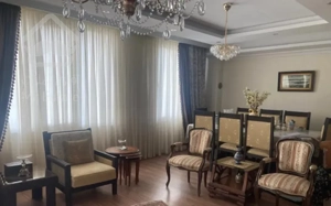 فرمانیه غربی ۸۰ متر ۲ خ ۱۵ ساله بدون آسانسور