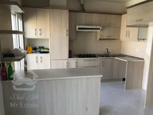 فروش 109 متری اختیاریه