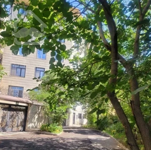 شهرک نفت 70 متر / غرق در نور