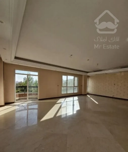 الهیه ۲۱۵ متر سه خواب نور جنوب دو بالکن با استخر