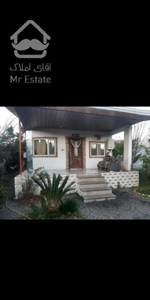 یک فضای کاملا پوشیده با فضای سبز وانواع گل کاری