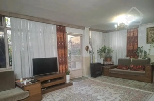 آپارتمان 71متری با 40متر حیاط اختصاصی خیابان بنایی