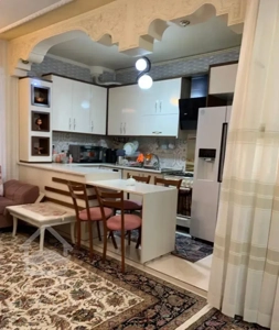 42متری/بلوار بریانک/پارکینگ دار/سرمایه گذاری