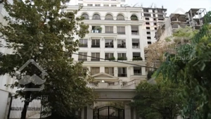 ۱۳۰ متر دو خوابه مشاعات فعال استخر سونا جیم