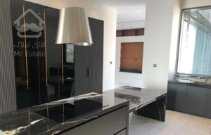 ۱۸۰متر ، بالای میدان کاج ،فرعی دنج