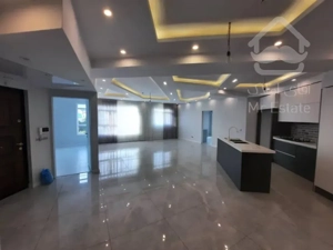 فروش 121 متری فرخی یزدی