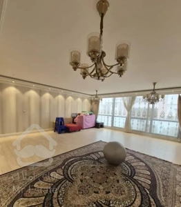 ۲۰۰ متر با ۲ پارکینگ دروس