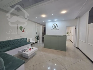 70مترشهرک غرب*ساختمان پزشکان*براصلی*تابلوخور