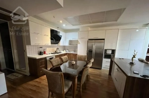 آپارتمان ۹۰متری بالای اسبی روبه آفتاب طبقه اخر