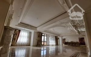 ۱۳۲متر ۳خواب سالن پرده خور رو به آفتاب