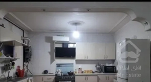 اجاره  ۱۱۰ متری ۲ خوابه طبقه ۱(پوشاک)گلستان ۷