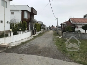 ۳۲۰ متر زمین داخل بافت، رویان