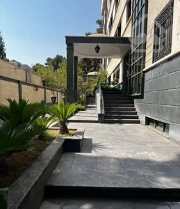 ۱۳۰ متر زمرد غرق نور