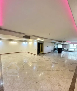مژده / ۲۰۰ متر / ۳ خواب / ۲ پارکینگ