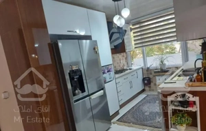 آپارتمان ۸۳ متری طبقه ۲