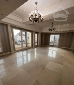 ۲۱۶ متر فول مشاعات، ۲پارکینگ سندی و کم سن