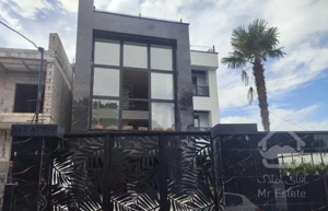 فروش ویلا مدرن استخرداردرچهارطبقه