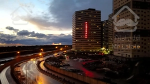 ۸۷ متر دو خواب / طبقه بالا برج ارکیده/ دریاچه چیتگر