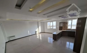 ۸۳متر/۲پارکینگ/قیمت مناسب