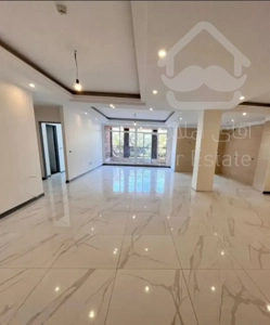 ۱۵۰متری نوساز روبه افتاب شیک و مرتب