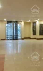 ۲۷۰متر ویلایی ۱ از۲ با حیاط تراس پارکینگ زعفرانیه