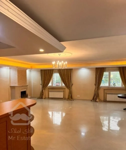 ۲۰۰ متر ۳ خواب ۲ پارکینگ علامه جنوبی