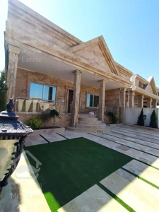 فروش ویلا ۳۰۰ متری