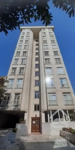 اجاره ۲۰۰ متر آپارتمان چند ساله طبقات بالا