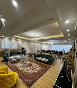 ۲۰۰ متر /۳ خواب / نوسازی شده
