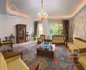 آپارتمان ۱۸۵ متر با ۸۰ متر حیاط اختصاصی /الهیه/