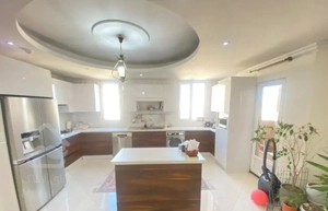 ۸۵ متر/دو خواب/فول امکانات/طرشت لطفعلی خانی