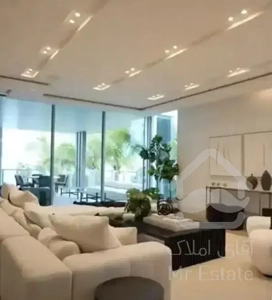 ۲۰۰متر اپارتمان لوکس با حیاط اختصاصی درب مستقل