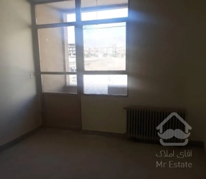 آپارتمان ۱۳۰ متری هشتگرد فول بازسازی