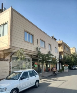 منزل ویلایی با سه دربند مغازه