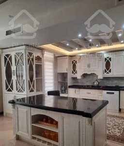 ۱۳۰متر ۲خواب/ نورگیر مستقیم جنوب