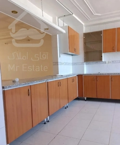 اخونه خیابان ایستگاه