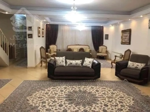 ۳۰۰ متر ویلایی بازسازی شده / شهرک چشمه