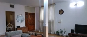 فروش یک خانه شامل دو واحد آپارتمان ۹۰ متری