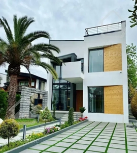 ویلا استخر دار ساحلی در نخ شمال