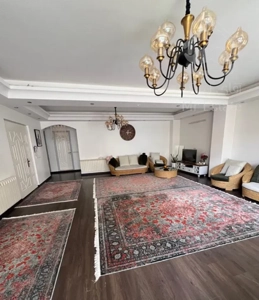 آپارتمان ۱۳۵متری کمربندی غربی سه طبقه تکواحدی