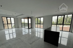 ۱۴۰ متر / سه خواب / متریال وارداتی / آجودانیه