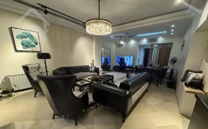 آ‌پارتمان ۹۵ متری با پارکینگ و انباری